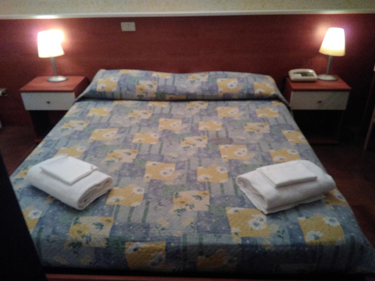 ורונה Hotel Elena מראה חיצוני תמונה