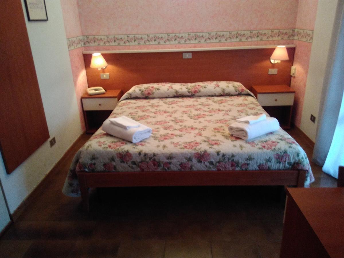 ורונה Hotel Elena מראה חיצוני תמונה