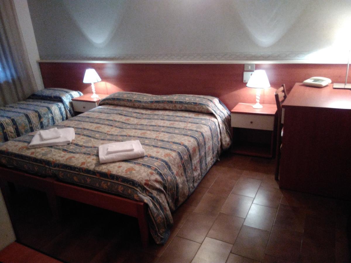 ורונה Hotel Elena מראה חיצוני תמונה