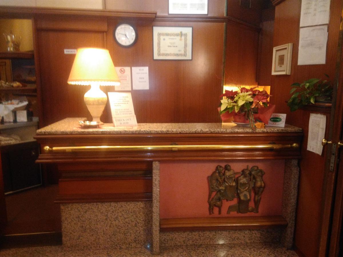 ורונה Hotel Elena מראה חיצוני תמונה