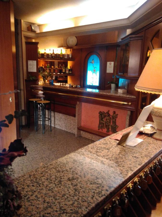 ורונה Hotel Elena מראה חיצוני תמונה