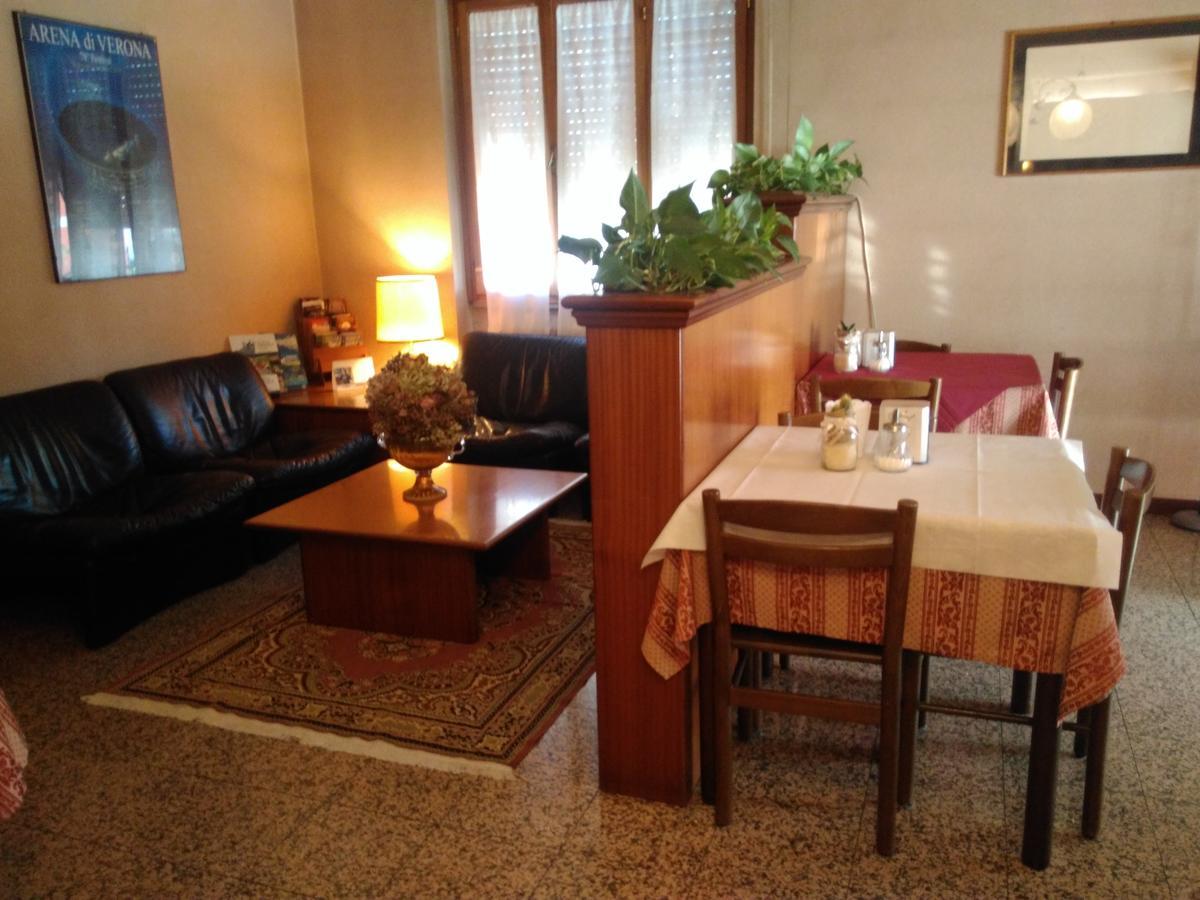 ורונה Hotel Elena מראה חיצוני תמונה